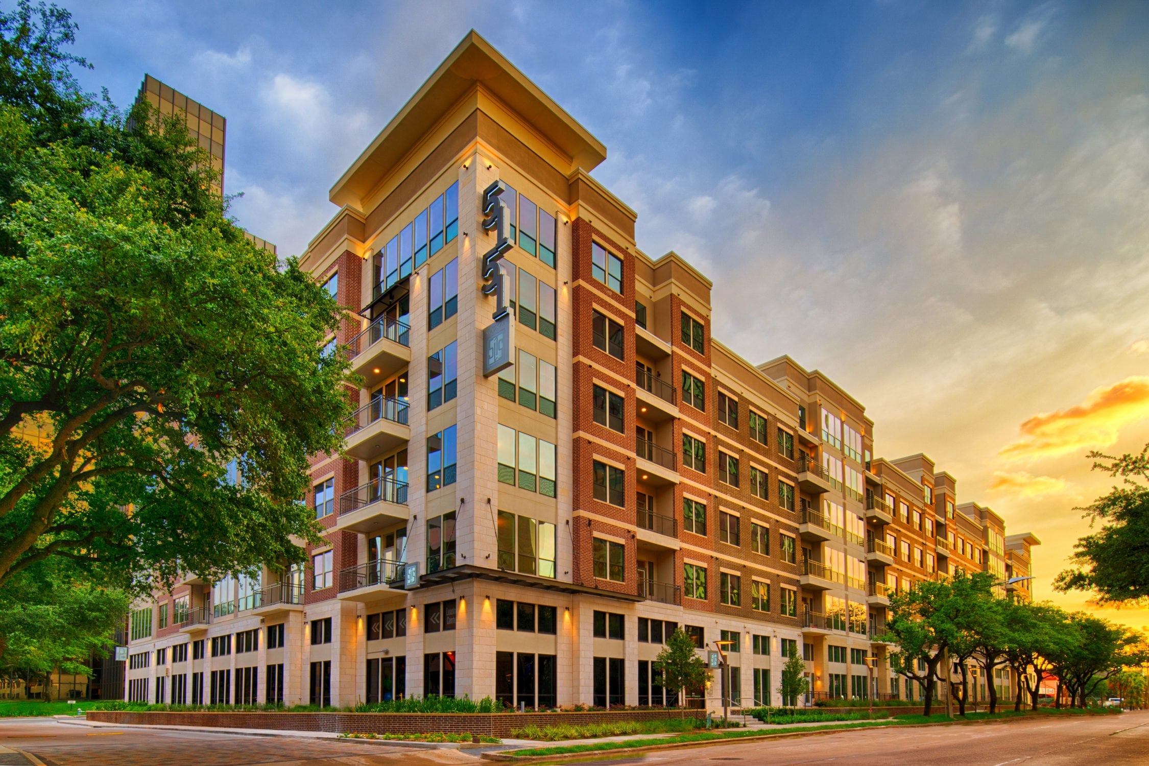 Alexan 5151 Best Luxury Apartment Locators in Houston TX JUVITAE