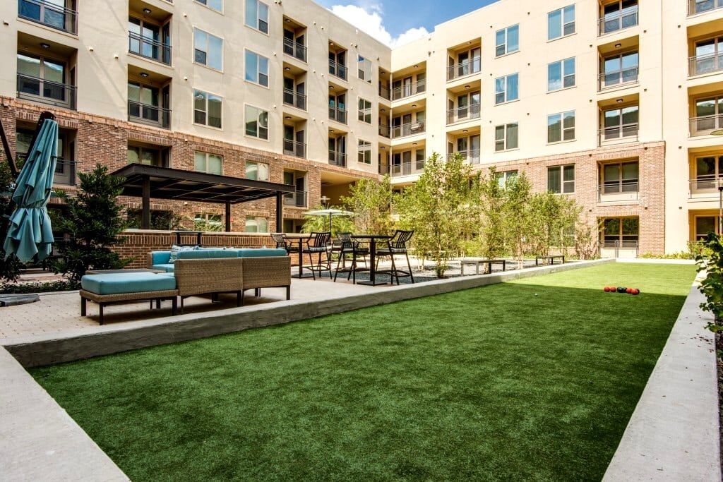 Aura Memorial Best Luxury Apartment Locators in Houston